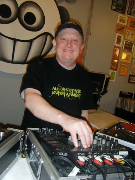 20130227195515-rdc-dj-storeevent