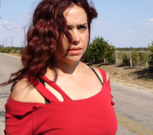 20120522111539-shannon_on_road