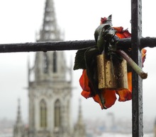 20121014133405-love_lock