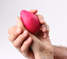 20130506154002-l2_couples_hands