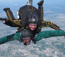 20130511112713-coacheskydive
