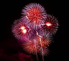 20130530181357-firework-1758_640